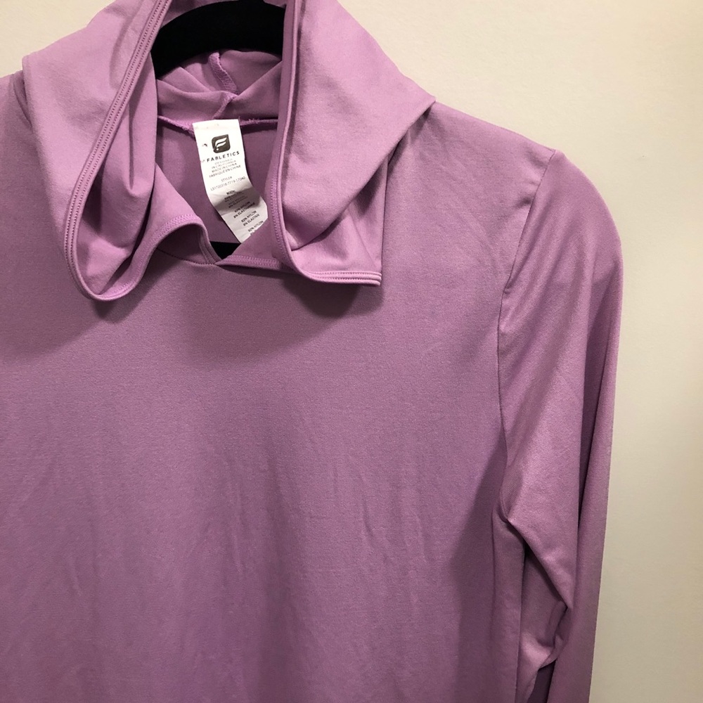 fabletics baselayer with hood medium